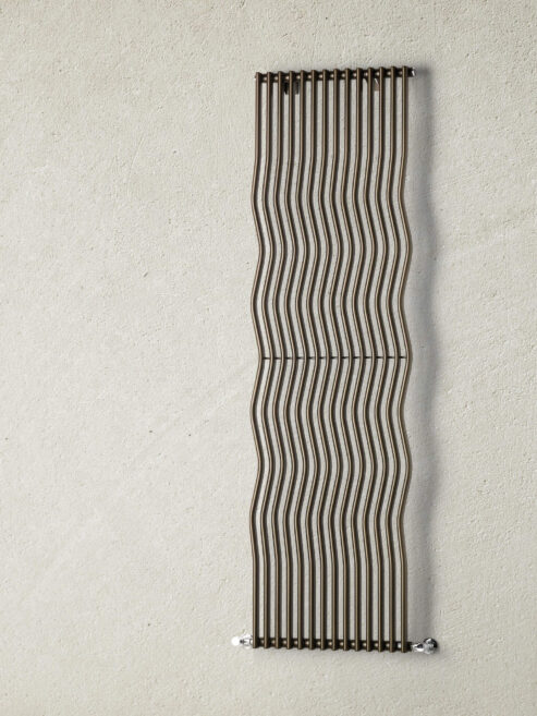 Oslo Wavy Vertical Brandoni Designer Radiator Single in RAL 8017