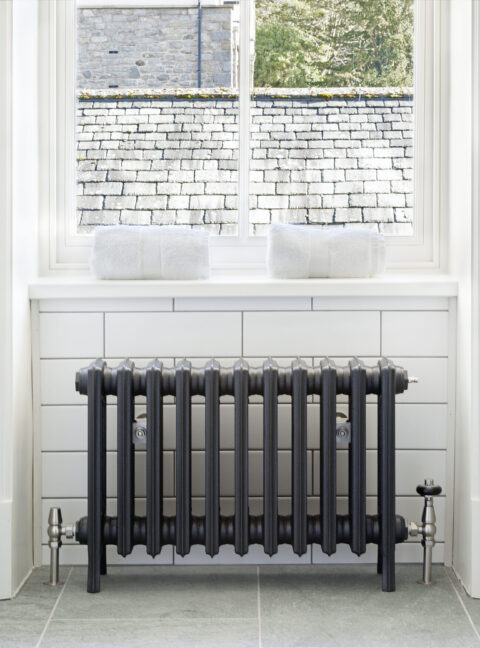 Spartan 4 Column in Matt Black