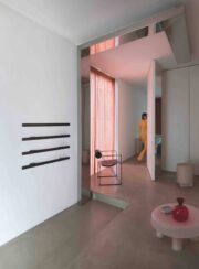 I-Ching horizontal in living space