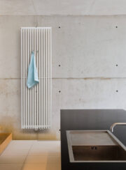Zana Radiator in RAL 9016