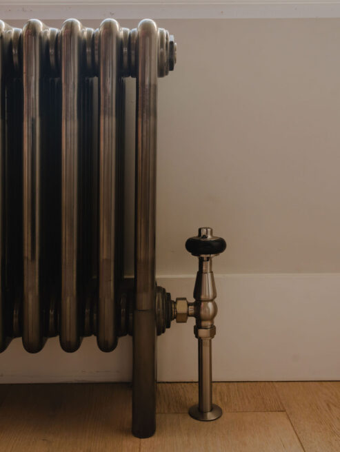 Tuba classic steel column valve close up