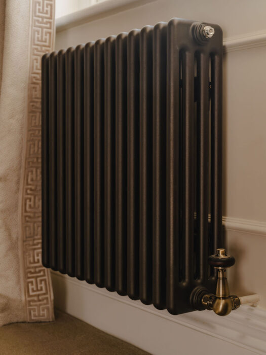 Tuba classic steel column in bedroom